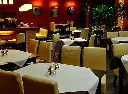 Zlote Deby 3* Varsavia