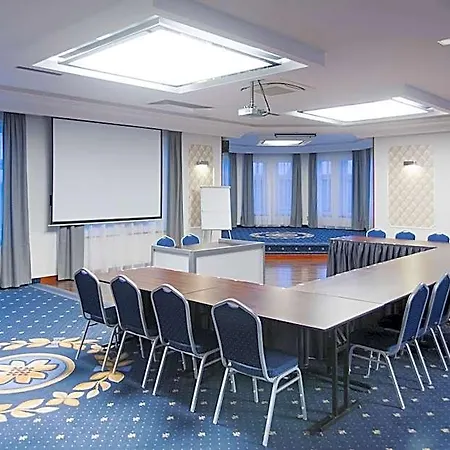 Zlote Deby Warsaw
