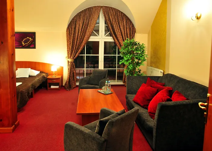 Hotel Złote Dęby 3*