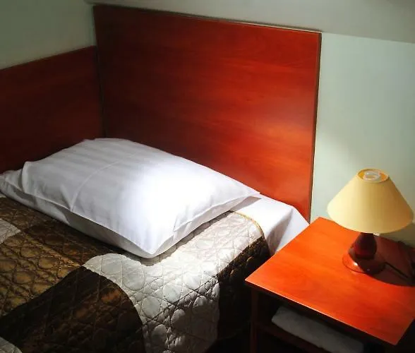 Hotel Złote Dęby 3*