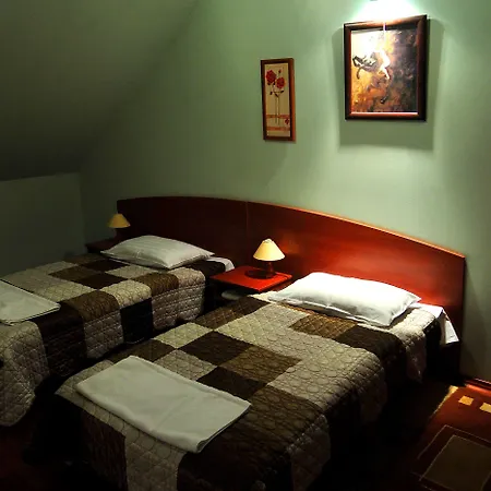Hotel Złote Dęby 3*